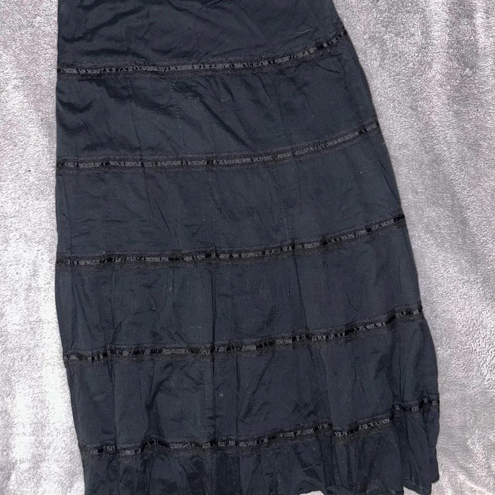 Elegant Black Maxi Skirt for Women - Picture 2 of 3